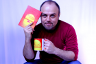 Rodrigo Hallvys lança livro que encerra coletânea poética